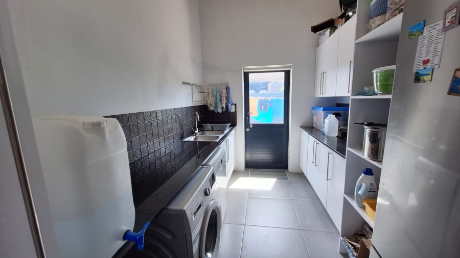 3 Bedroom Property for Sale in Stilbaai Oos Western Cape